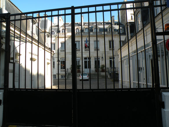  immeuble de la préfecture de la région Ile de France, rue Barbet de Jouy